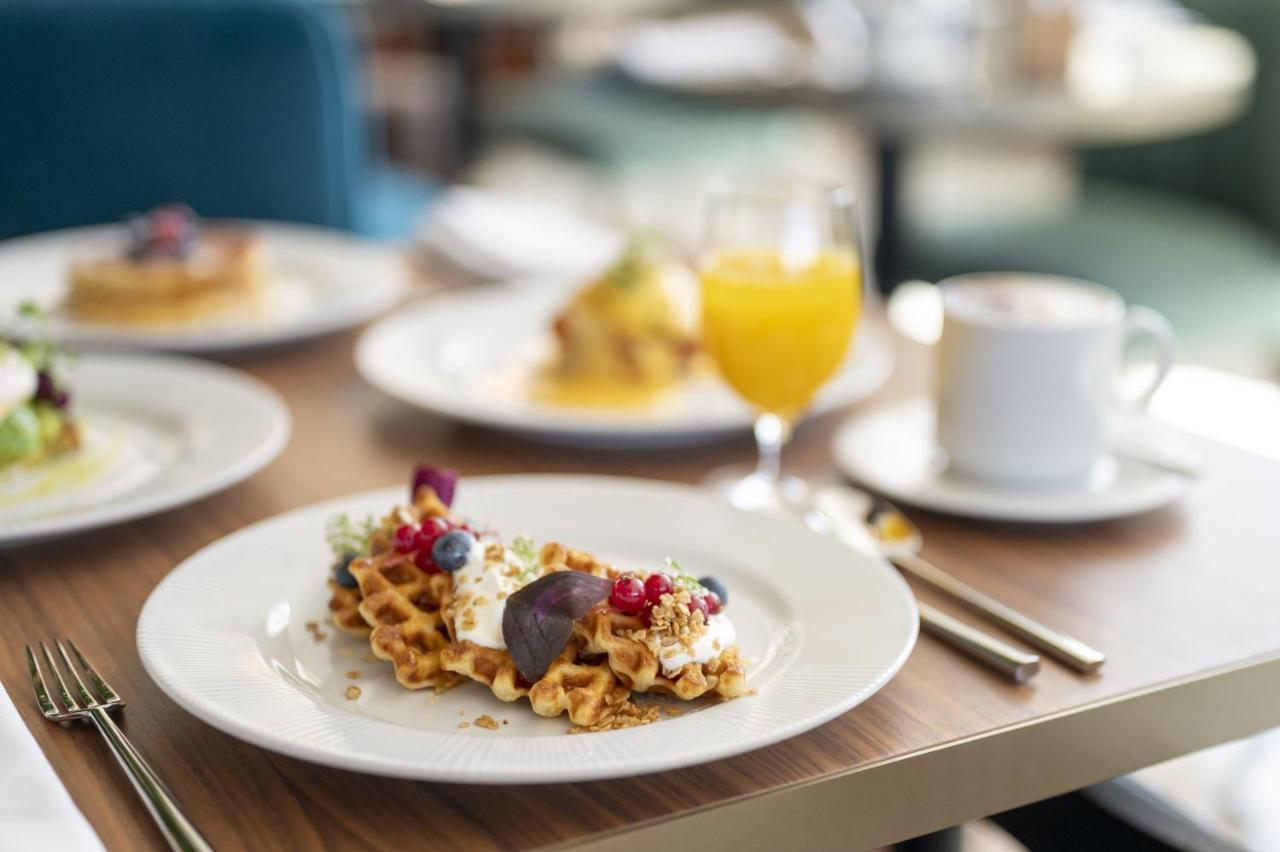 Renaissance Porto Lapa Hotel 外观 照片 A breakfast at the hotel