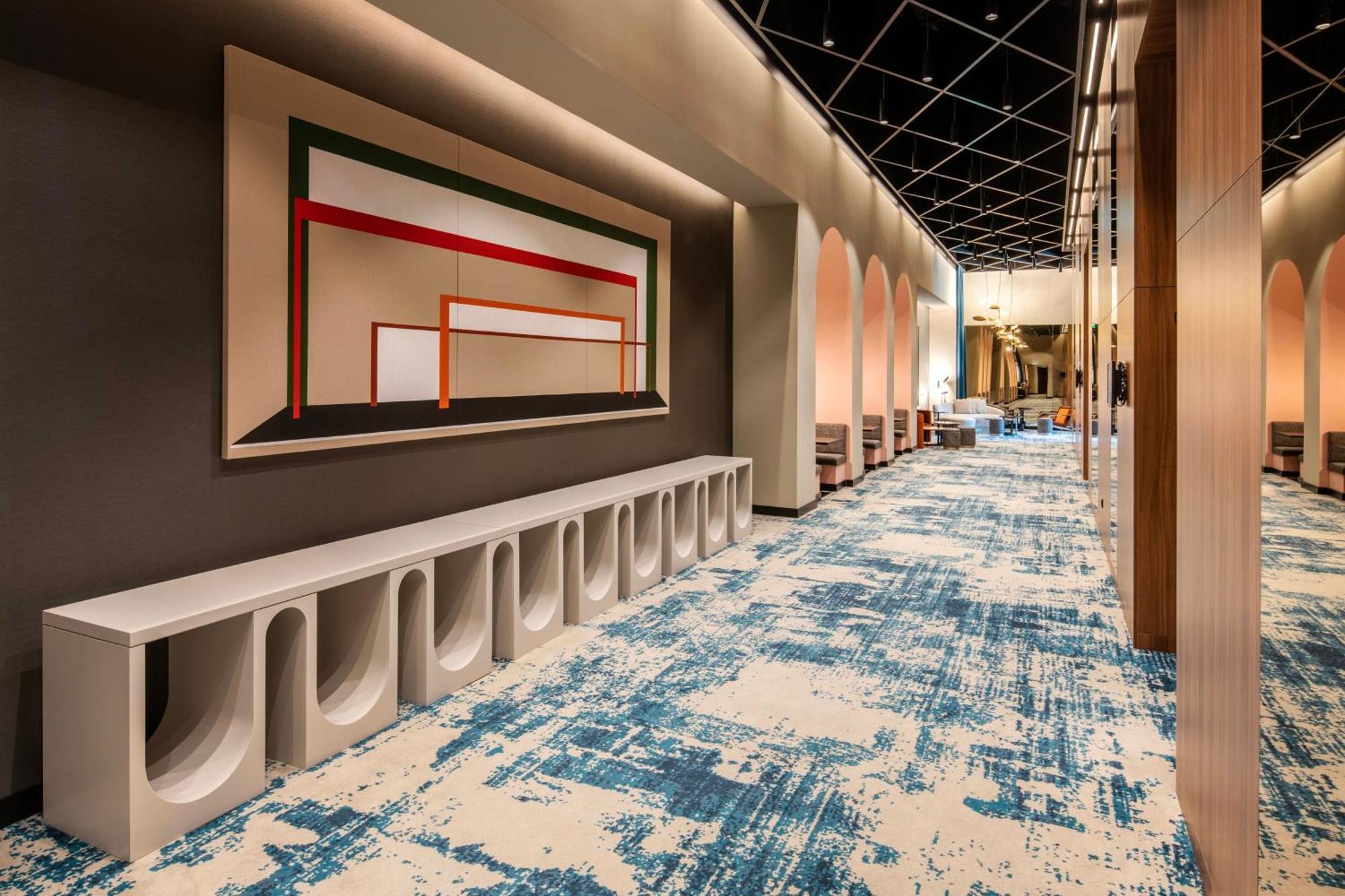 Renaissance Porto Lapa Hotel 外观 照片 The interior of the new terminal