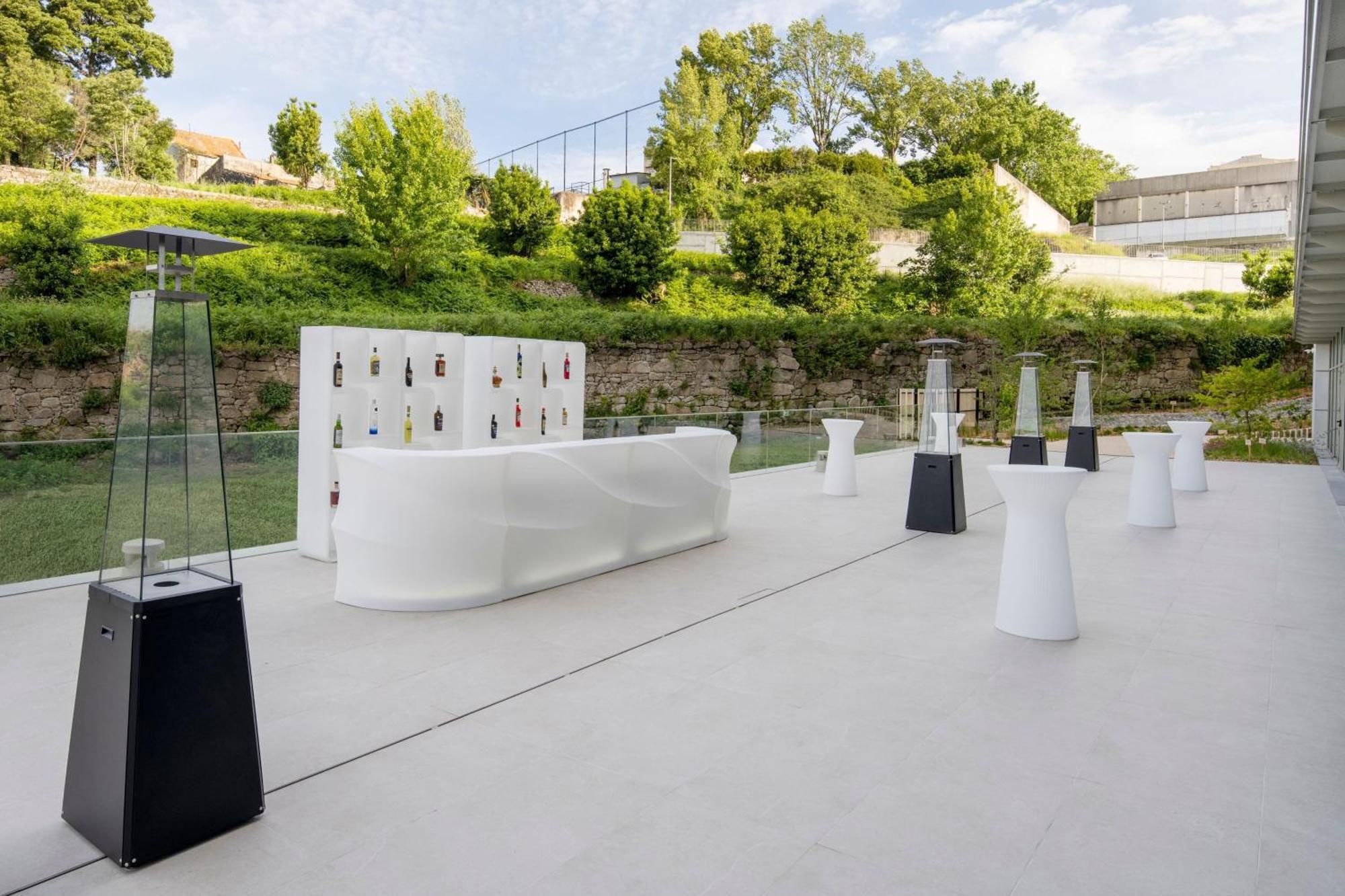 Renaissance Porto Lapa Hotel 外观 照片 The terrace of the museum